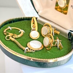 Vintage MOP Men’s Tie Tac/Key Chain/Cuff Link Set, In Box